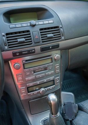 Toyota Avensis cena 9000 przebieg: 250000, rok produkcji 2003 z Chocianów małe 137